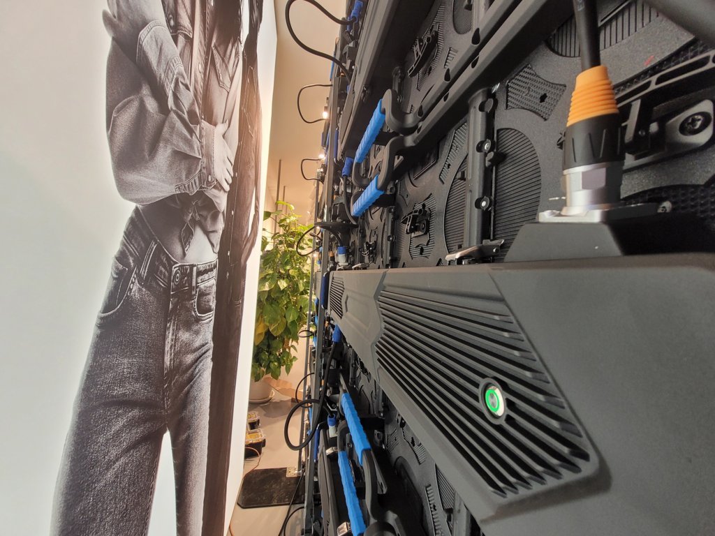 led-wall-indoor-p2.5-re-hash-1